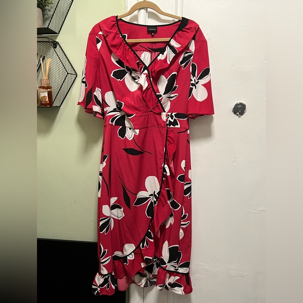 *SALE* 👗👗2/$20👗👗Who What Wear wrap dress SIZE: M